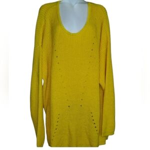 Woman Whitin Sweater color yellow good condition